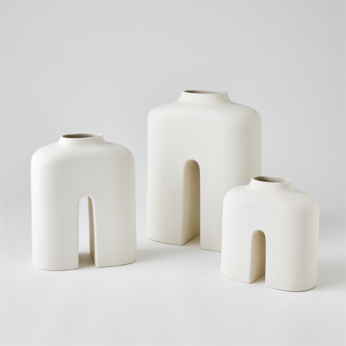 Guardian Vase-White/Cream