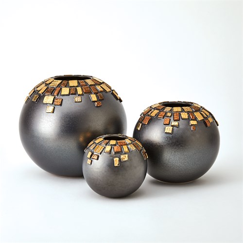 Array Vases-Black Reactive